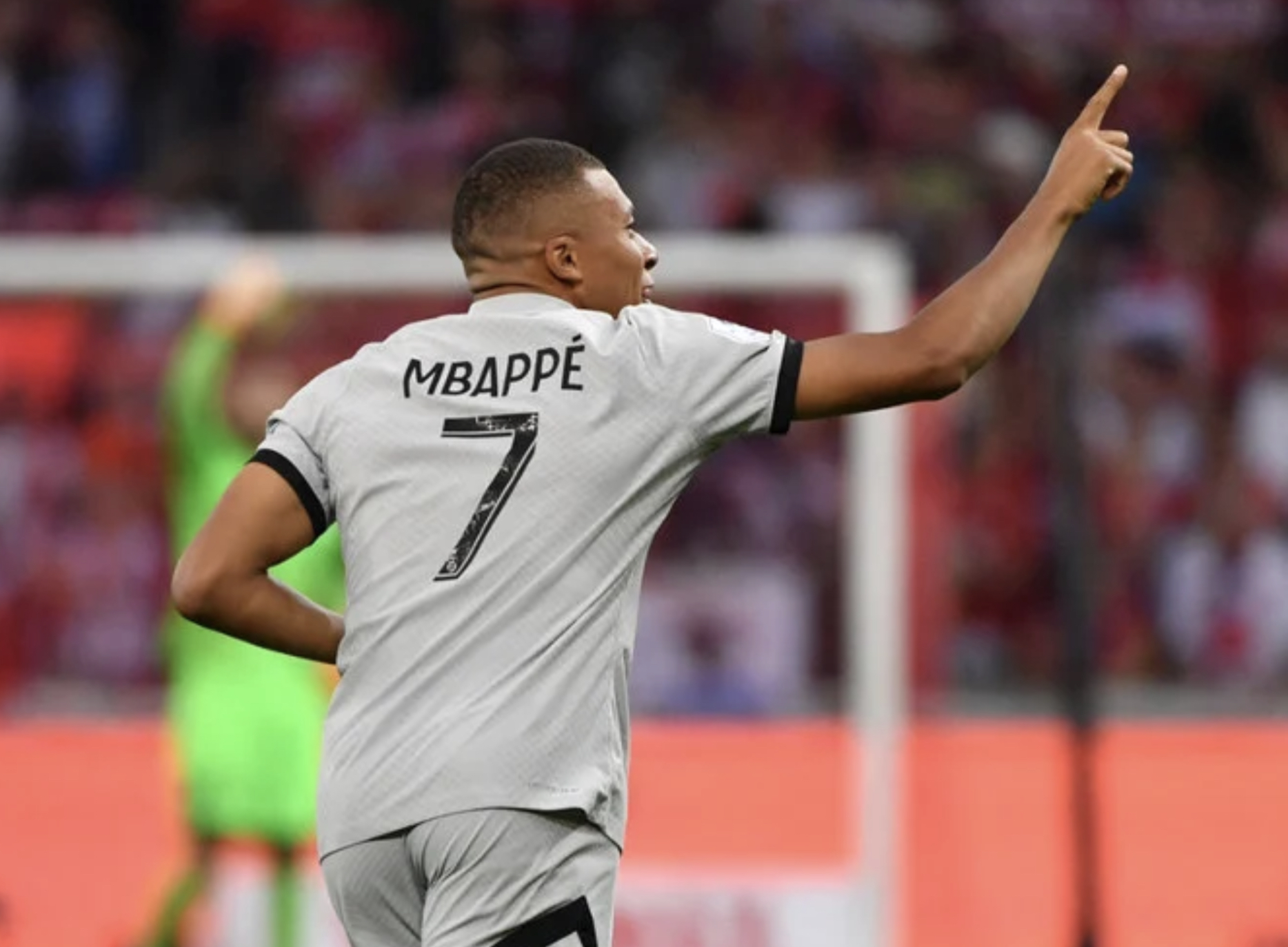 L1:Nouveau record et triplé pour Mbappé, qui a retrouvé le sourire