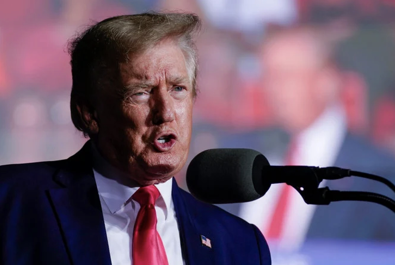 Des documents top secret chez Trump ont justifié la perquisition du FBI