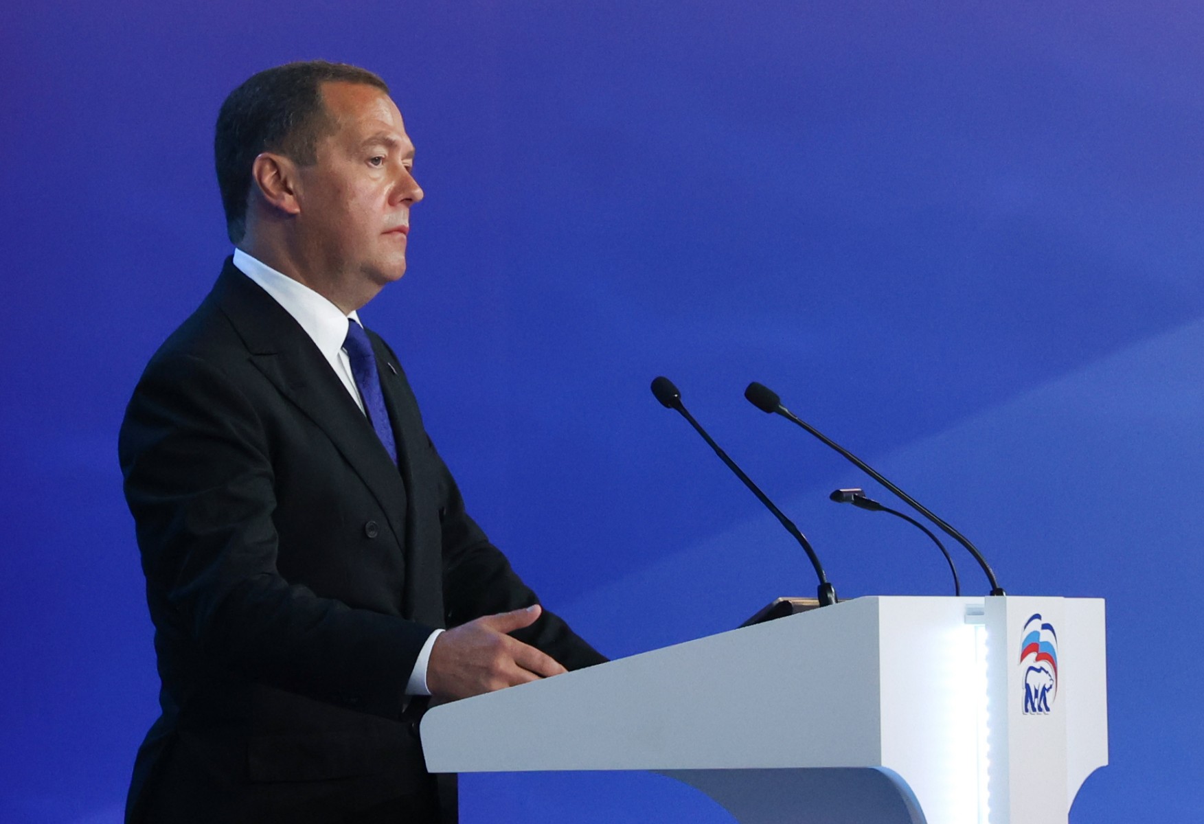 Ukraine: L'ex-président russe Medvedev en visite chez les séparatistes