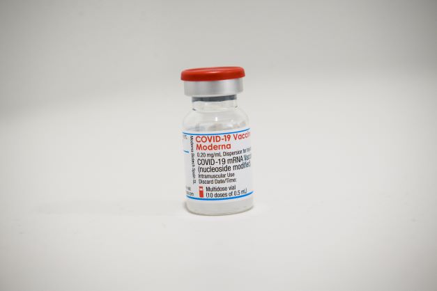 Covid: l'UE réserve 15 millions de doses du vaccin Moderna modifié