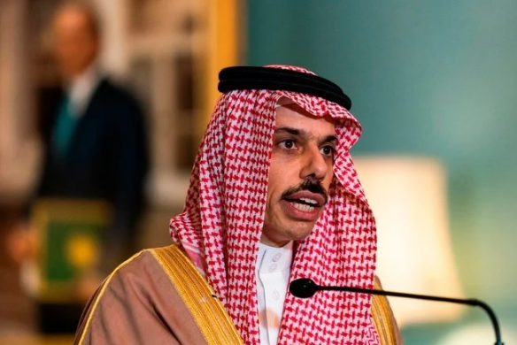 Le ministre saoudien des Affaires étrangères s'entretient avec son homologue irakien
