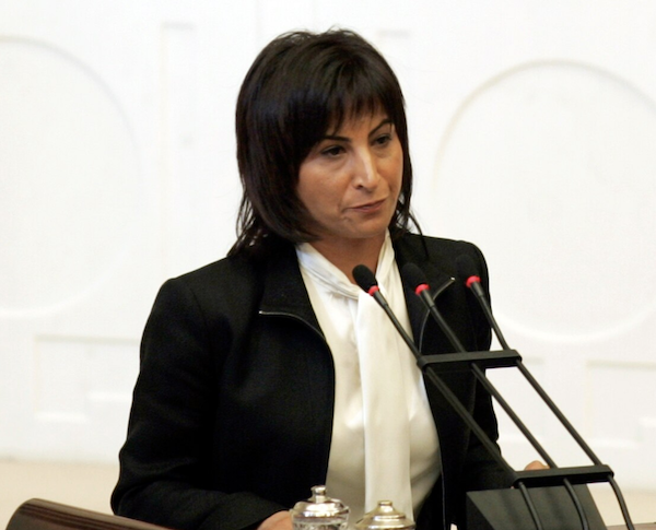 Vice-présidente du HDP, le Parti démocratique des peuples (pro-kurde), avant son arrestation en 2016, Aysel Tugluk, 57 ans, a été condamnée en 2018 à 10 ans de prison (fournie)