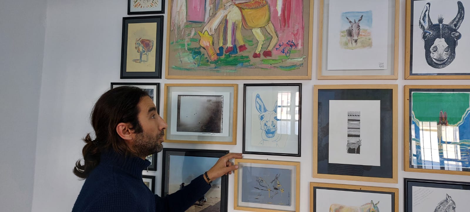 Dans son musée tangérois, l'âne se met sur son 31