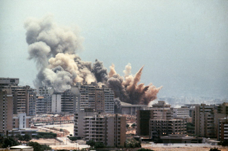 Les multiples significations de 1982: Échec, fondamentalisme et mensonges