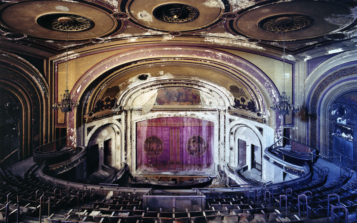 « Theaters - Épilogue», par Yves Marchand & Romain Meffre