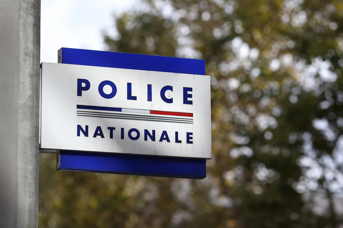 Attaque aux mortiers d'artifice contre le commissariat de Compiègne