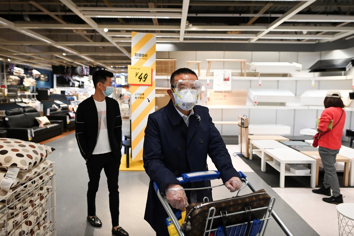 Covid en Chine: scènes de panique dans un Ikea... après un cas contact
