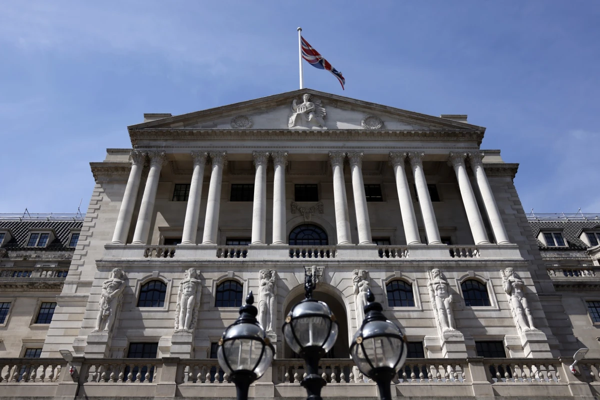 Face à l'inflation, la Banque d'Angleterre envisage des hausses de taux plus fortes