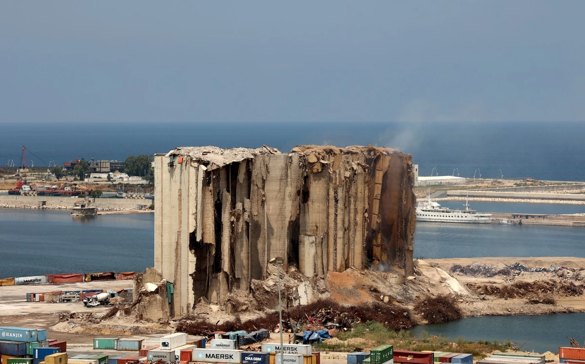 Une seconde section des silos du port de Beyrouth risque de s’effondrer à tout moment