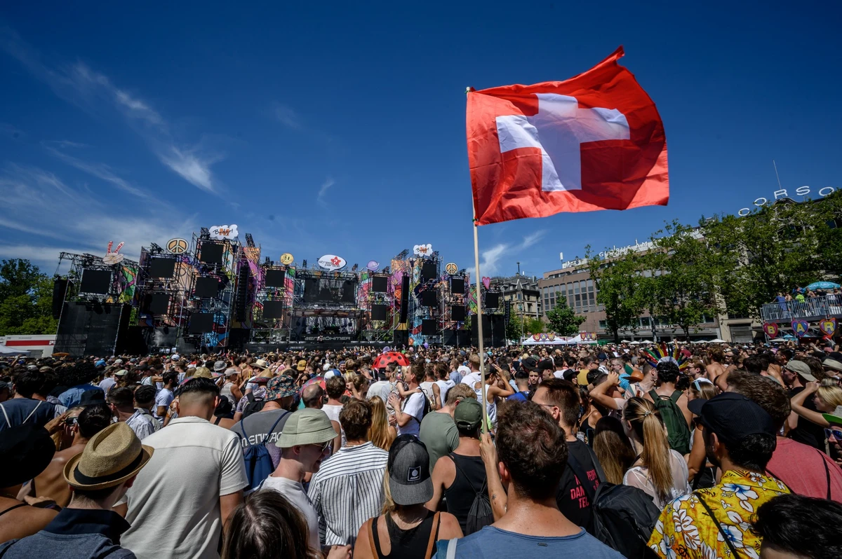 La Street Parade fait vibrer Zurich après deux éditions annulées