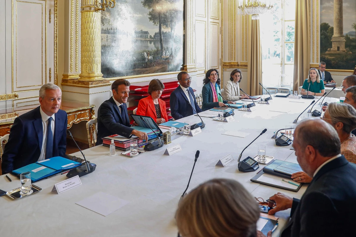 Conseil des ministres mercredi à l'Elysée, prélude aux défis de la rentrée