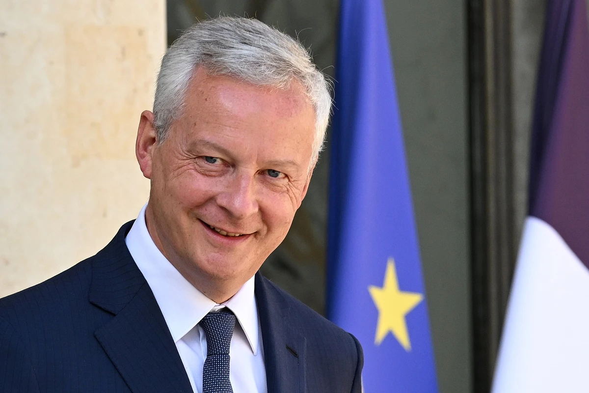 Le ministre français de l'Économie et des Finances, Bruno Le Maire, à sa sortie du conseil des ministres hebdomadaire au palais de l'Élysée à Paris, le 24 août 2022. (Photo de Bertrand GUAY / AFP)