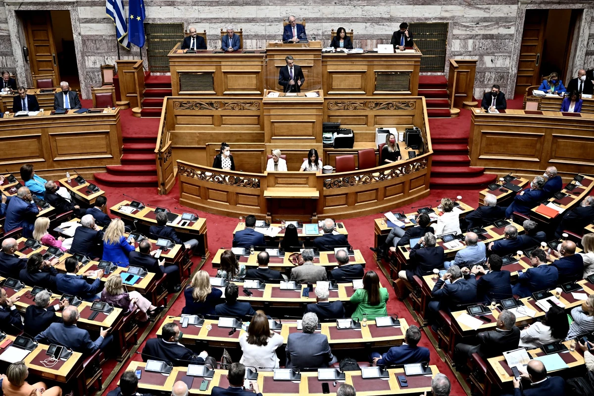Le Parlement grec va enquêter sur le scandale des écoutes