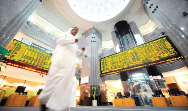 L’Arabie saoudite et les Émirats arabes unis ont connu la plus forte croissance trimestrielle au niveau des dépôts des clients, enregistrant respectivement 6,1 et 5,5%, tandis que le Qatar et Oman ont enregistré une croissance relativement plus faible, selon le rapport. (Reuters)