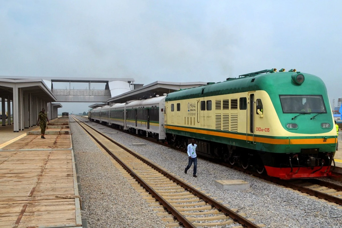 Attaque d'un train au Nigeria: au moins 31 personnes toujours otages