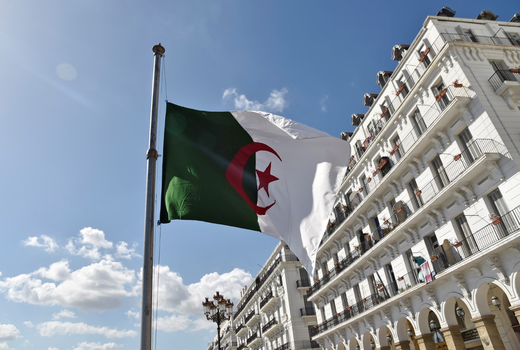 Algérie: Indignation après l’arrestation d’un journaliste
