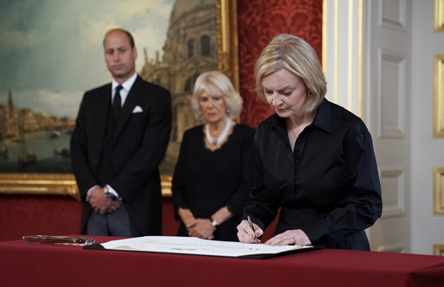 Truss se confronte au vent froid de l'UE