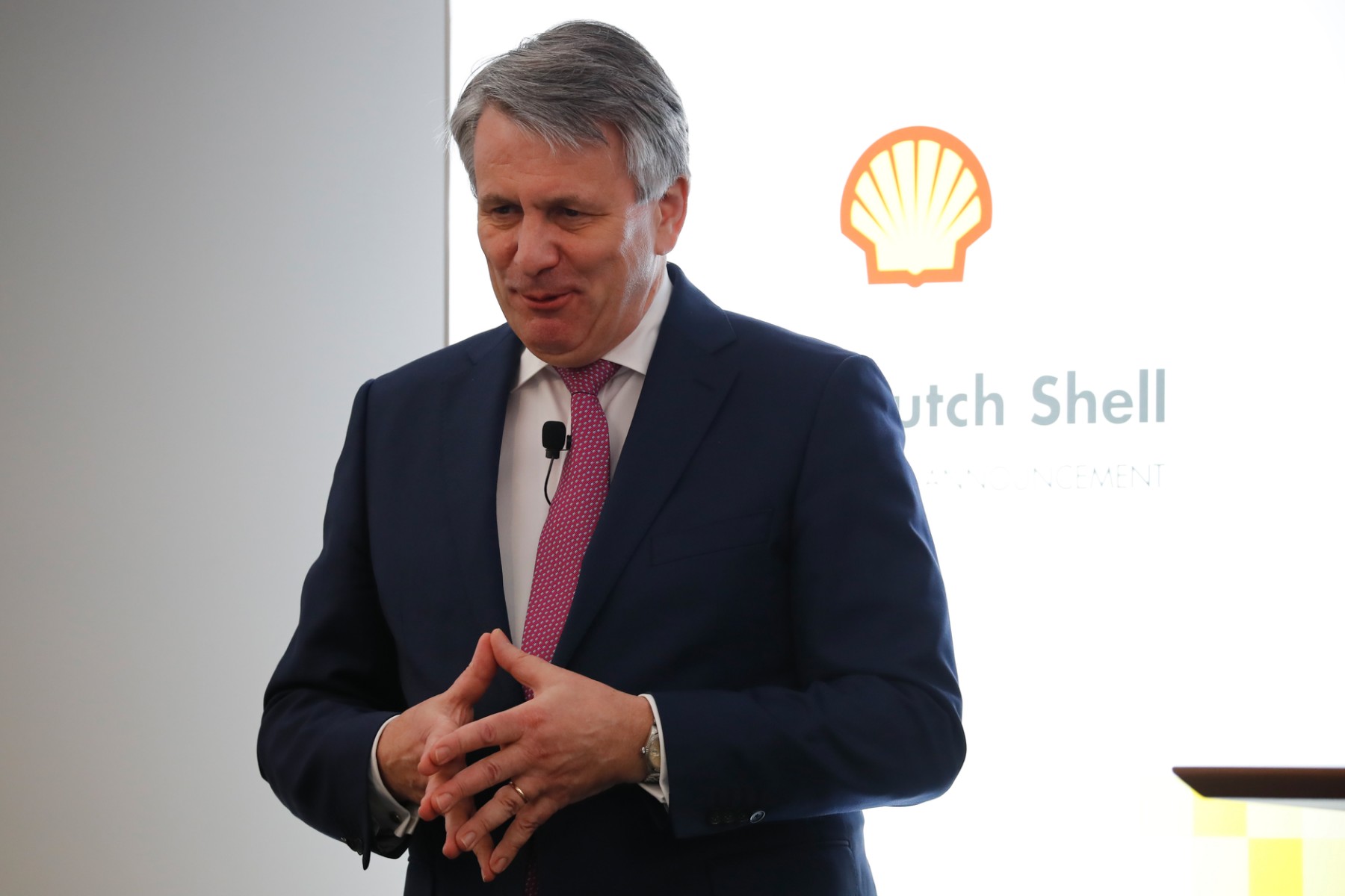 Le patron de Shell s'en va, laissant derrière lui une montagne de profits