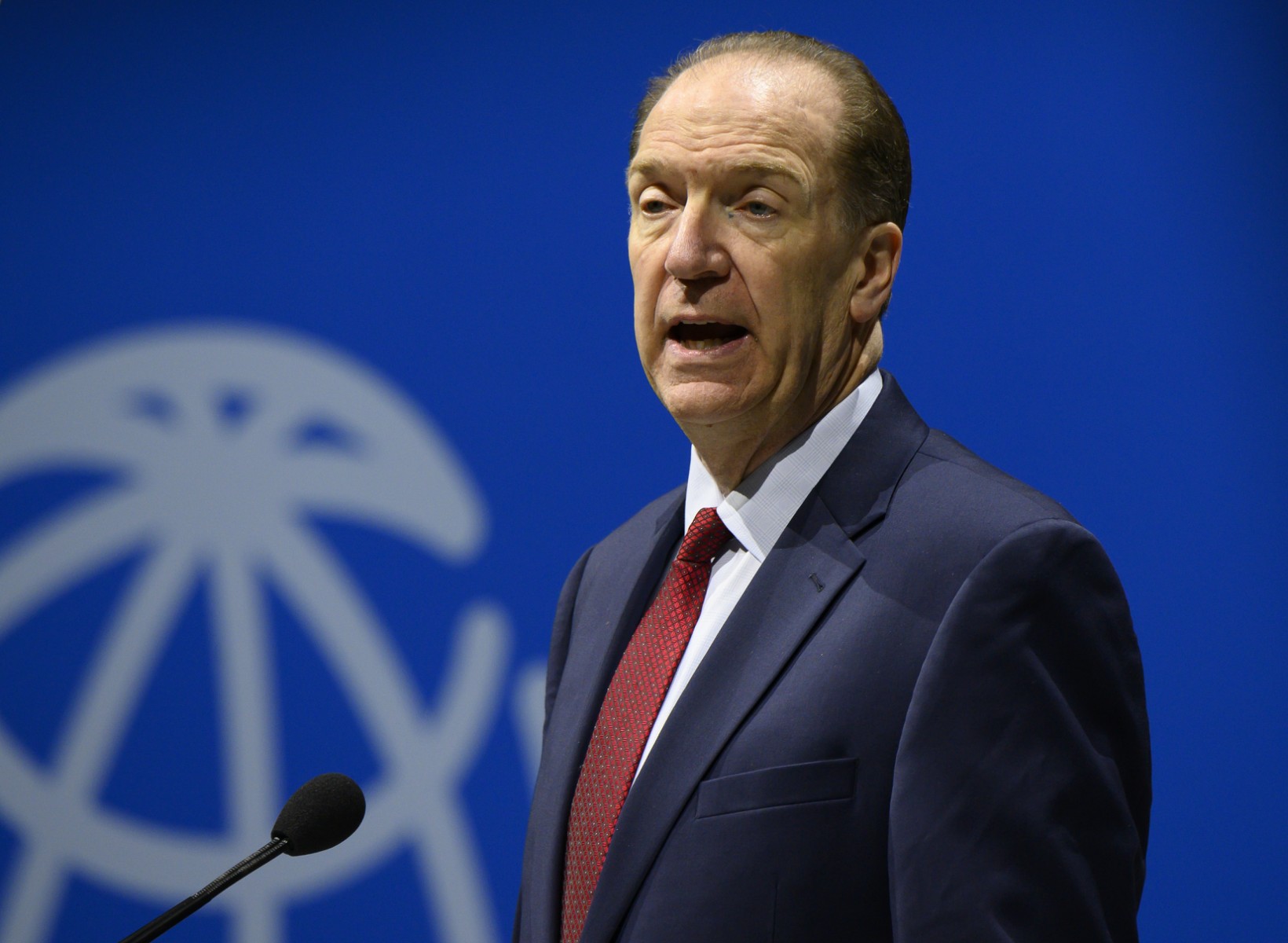 La hausse des taux renforce le risque de récession mondiale en 2023, affirme la Banque mondiale