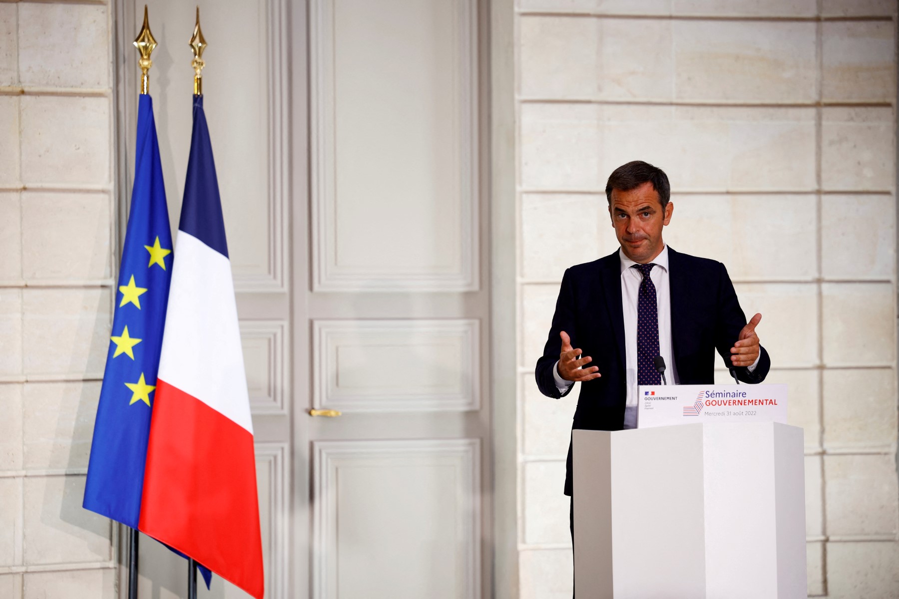 Covid-19 en France: «Sur les masques, nous nous sommes trompés», admettent les autorités