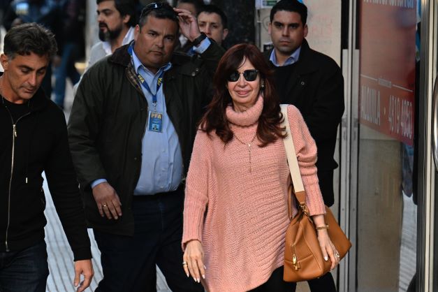 Attentat Kirchner: l'assaillant et sa compagne formellement inculpés de tentative d'homicide aggravé