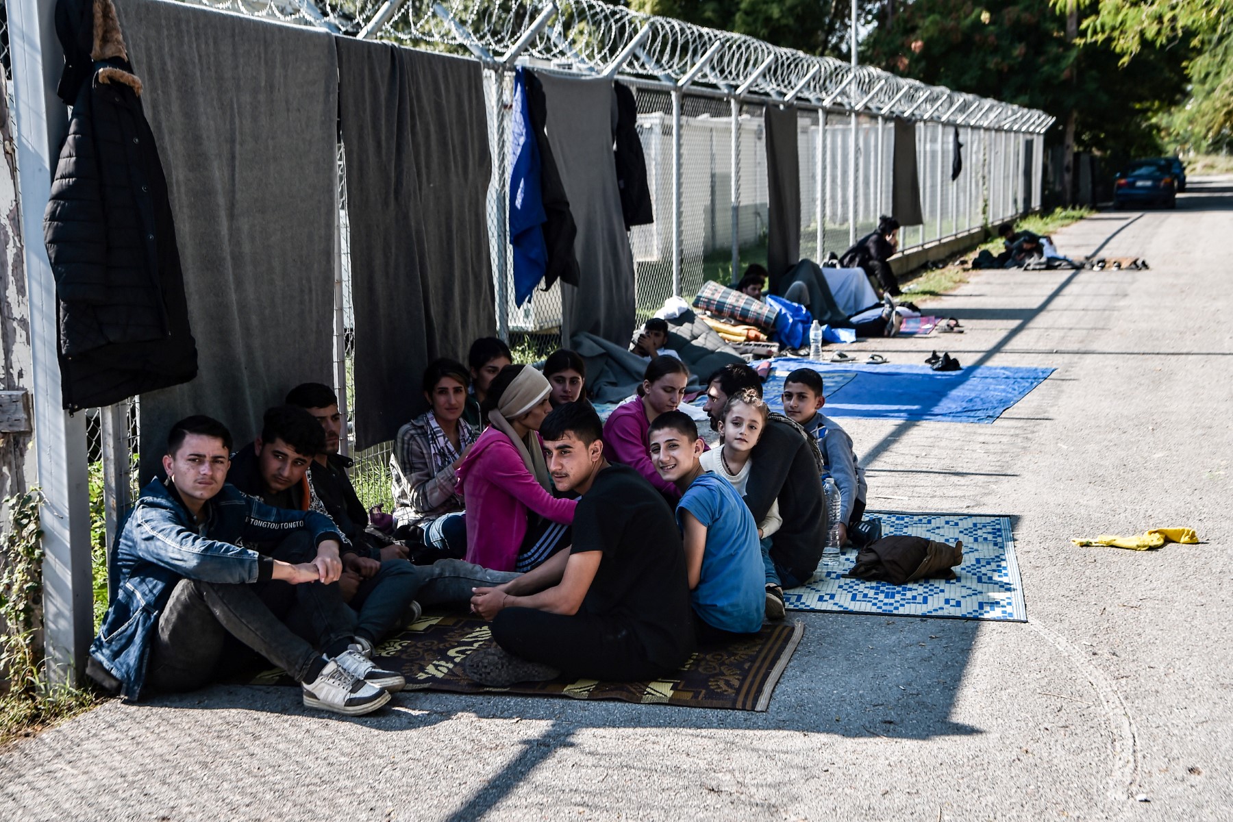 Grèce: des dizaines de réfugiés yazidis bloqués à l'extérieur d'un camp