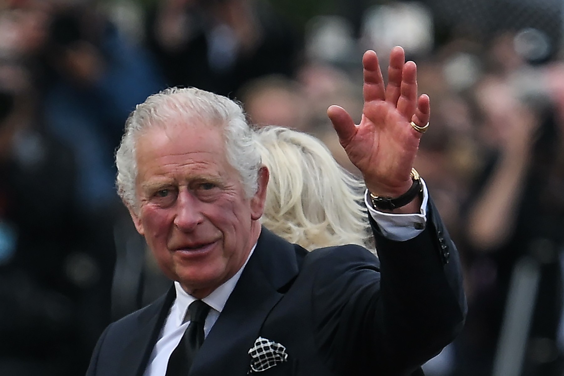 Avant les funérailles d'Elizabeth II, Charles III boucle sa tournée de nouveau roi