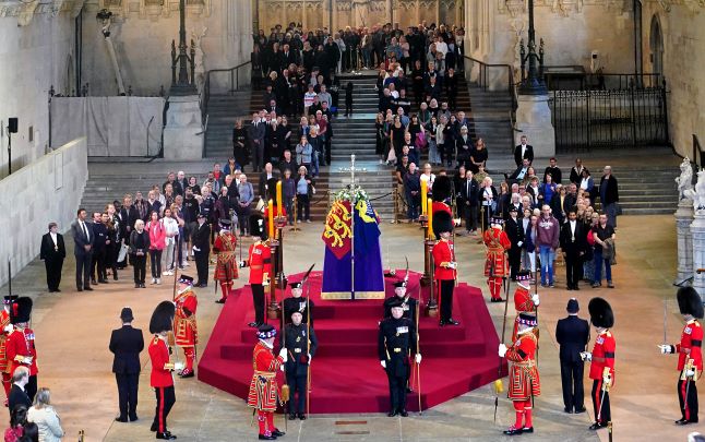 La reine Elizabeth II sera inhumée lundi à soir à Windsor