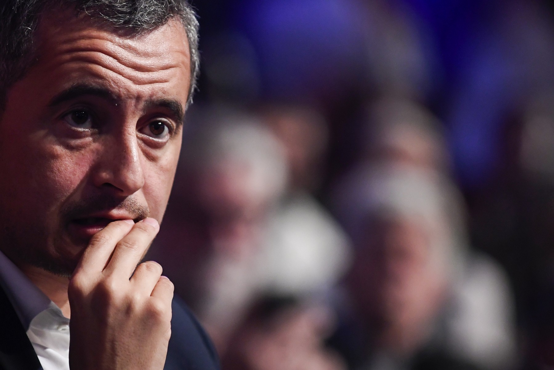 Darmanin veut permettre aux travailleurs immigrés de demander eux-mêmes leur régularisation