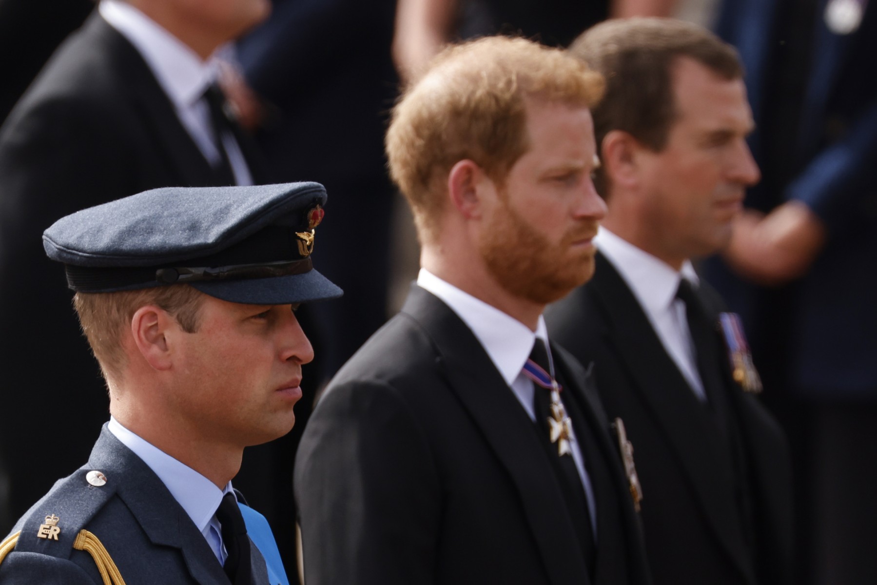 William et Harry ensemble mais sans signe de réconciliation aux funérailles de la reine