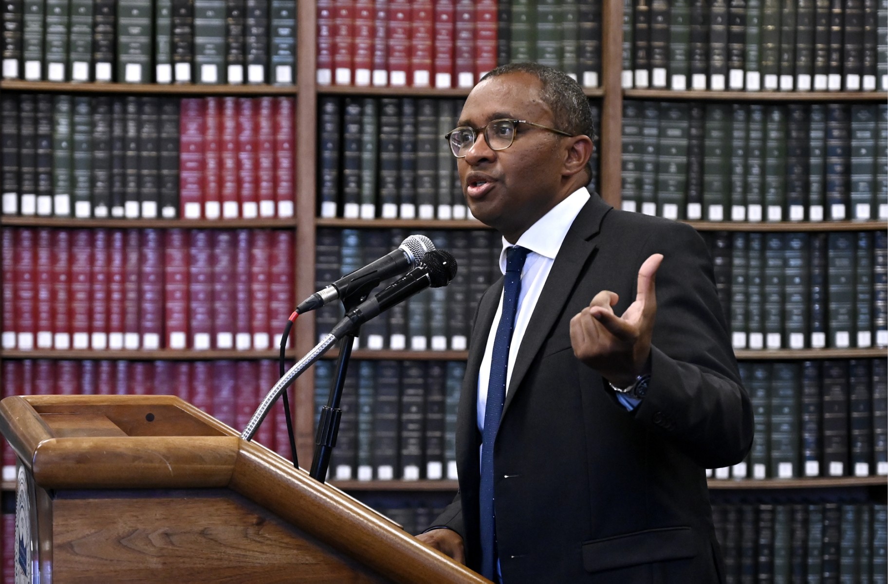 En France, il est difficile d'évoquer avec «nuance» les inégalités raciales, regrette Pap Ndiaye