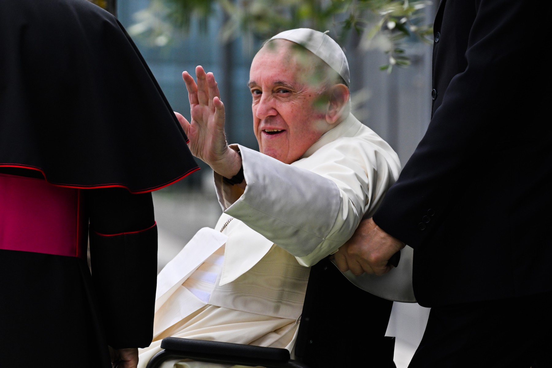 Le pape signe avec les jeunes un pacte pour «une économie de paix»