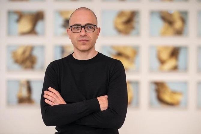 Le célèbre photographe Youssef Nabil dévoile son exposition The Beautiful Voyage