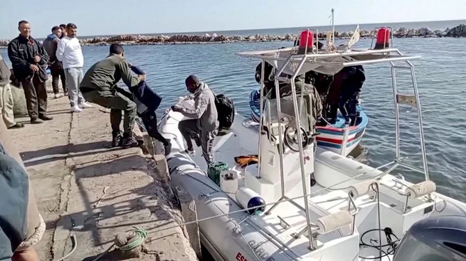 Tunisie: le bilan du naufrage d'un bateau de migrants monte à 12 morts