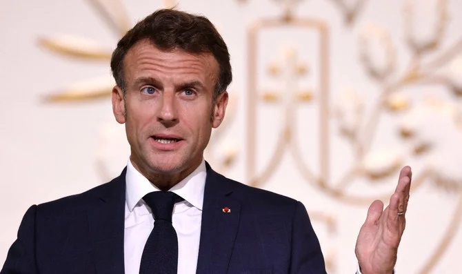 Macron parle nucléaire et droits des femmes en Iran avec Raïssi