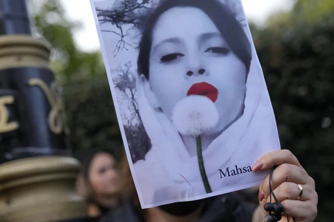 Iran: le Canada sanctionne une dizaine de responsables et la police des moeurs