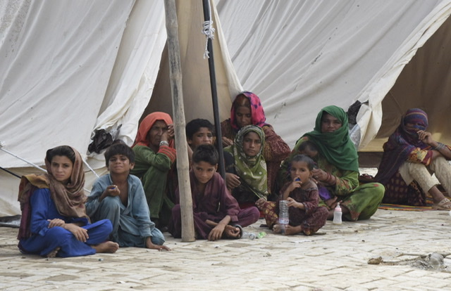 Les inondations au Pakistan emportent dots et projets de mariage