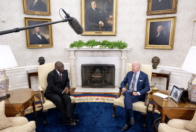 Biden soigne le «partenariat essentiel» avec l'Afrique du sud et son président