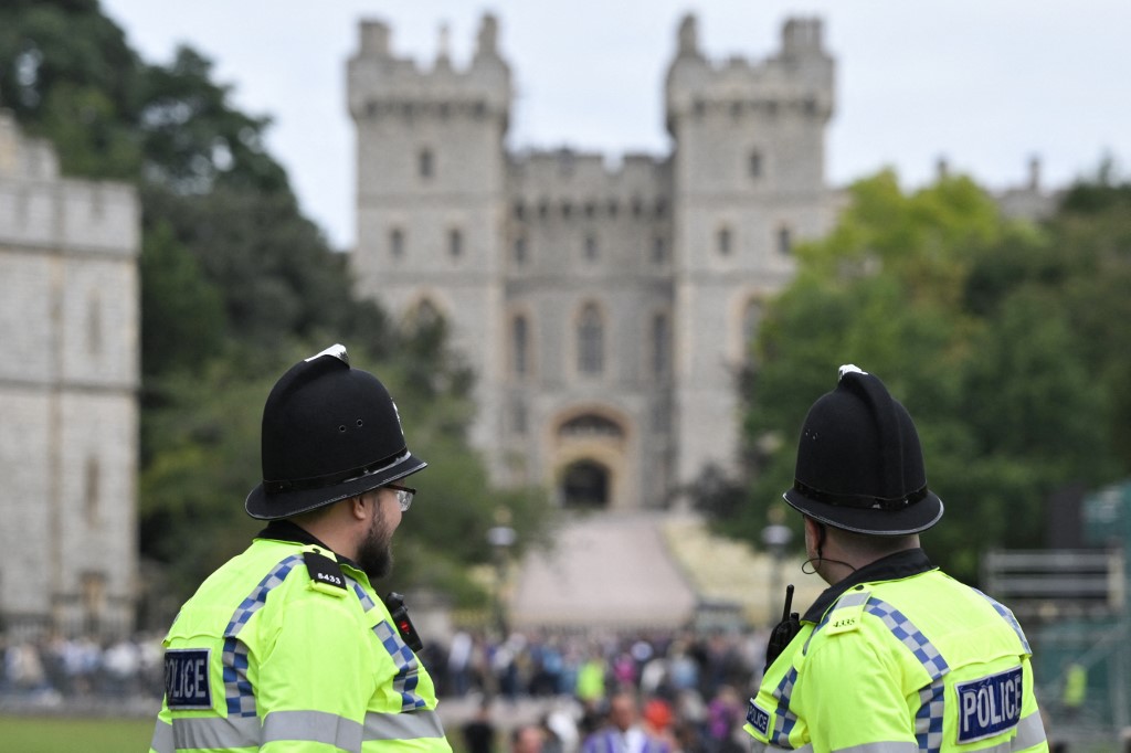 Deux policiers poignardés dans le centre de Londres, un homme arrêté