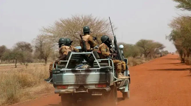 Burkina: des tirs entendus dans le quartier de la présidence à Ouagadougou
