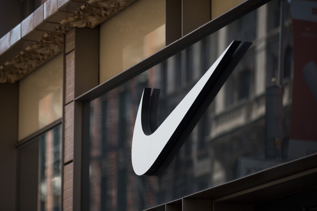 Nike rattrapé par les aléas logistiques qui gonflent ses stocks