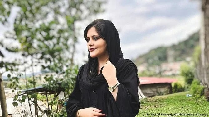 «Choqués et attristés»: des experts de l’ONU condamnent la mort de Mahsa Amini en détention en Iran