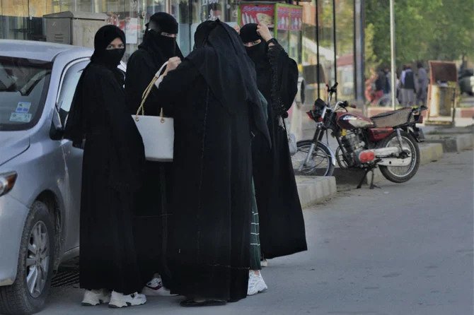 Les talibans rejettent les accusations de l'ONU et assurent employer des «milliers» de femmes