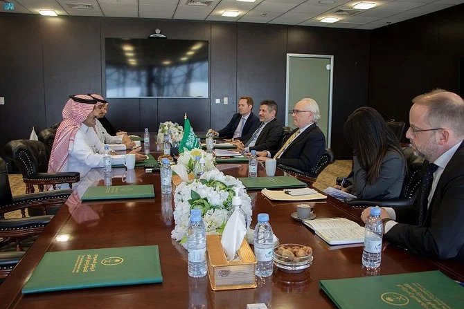 Entretiens entre l'ambassadeur saoudien au Yémen et l'envoyé américain Tim Lenderking