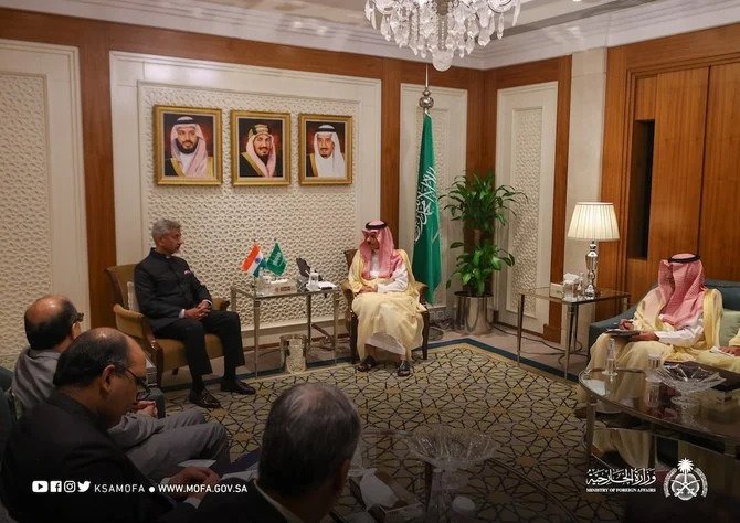 Le ministre saoudien des Affaires étrangères reçoit son homologue indien