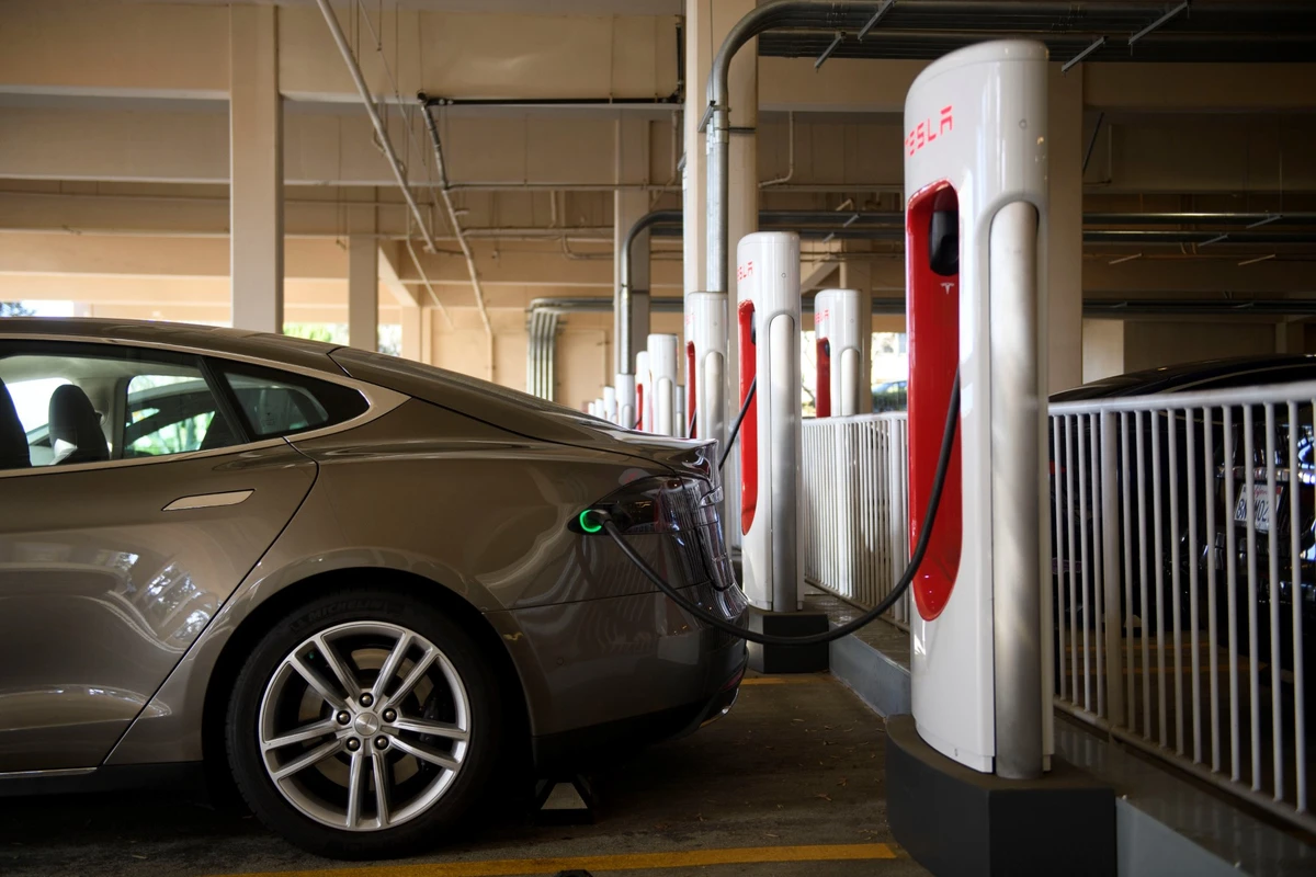 Le prix du courant va-t-il freiner les voitures électriques ?