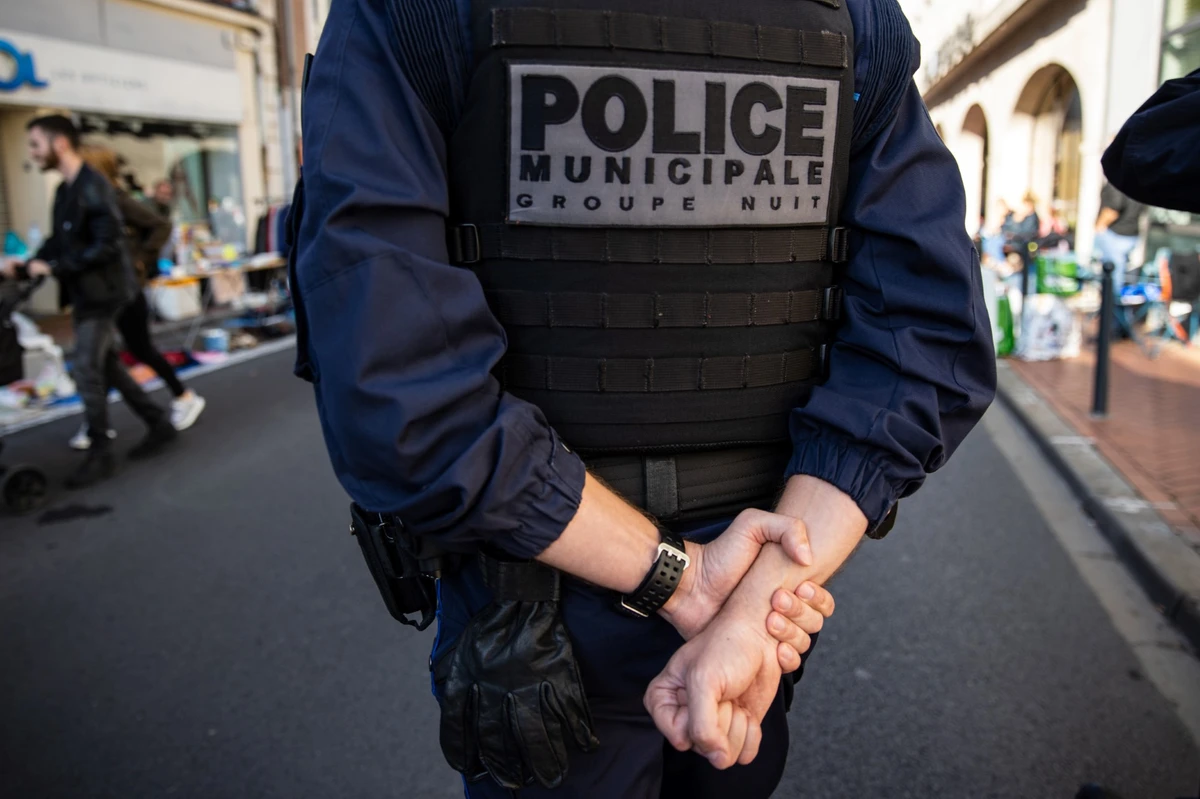 Un policier du Nord blessé après un refus d'obtempérer