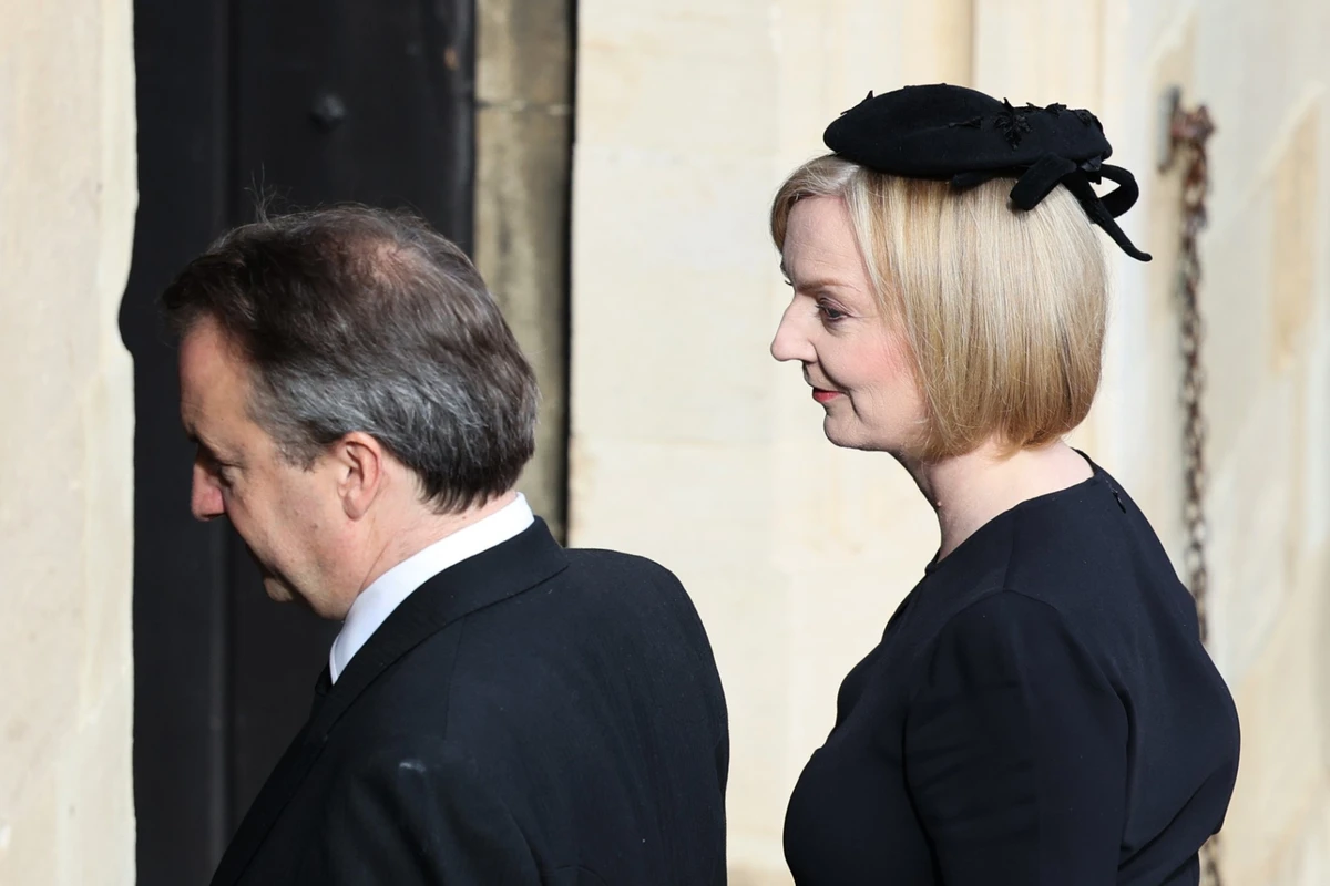 La reine enterrée, les affaires reprennent à toute vitesse pour Liz Truss