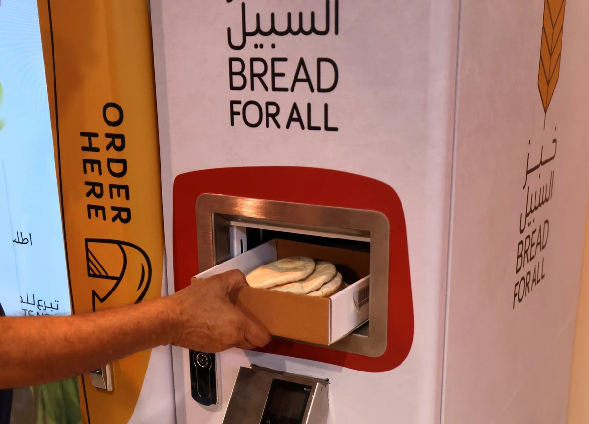 A Dubaï, des distributeurs de pain gratuit pour les plus pauvres