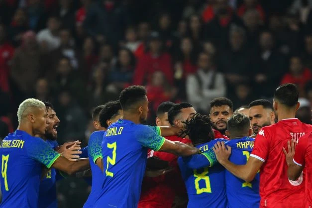 Football: un acte raciste fait tache lors de la rencontre entre le Brésil et la Tunisie